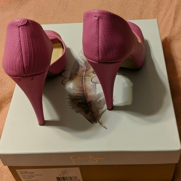 Hot pink peep toe pumps!! - Picture 3 of 3